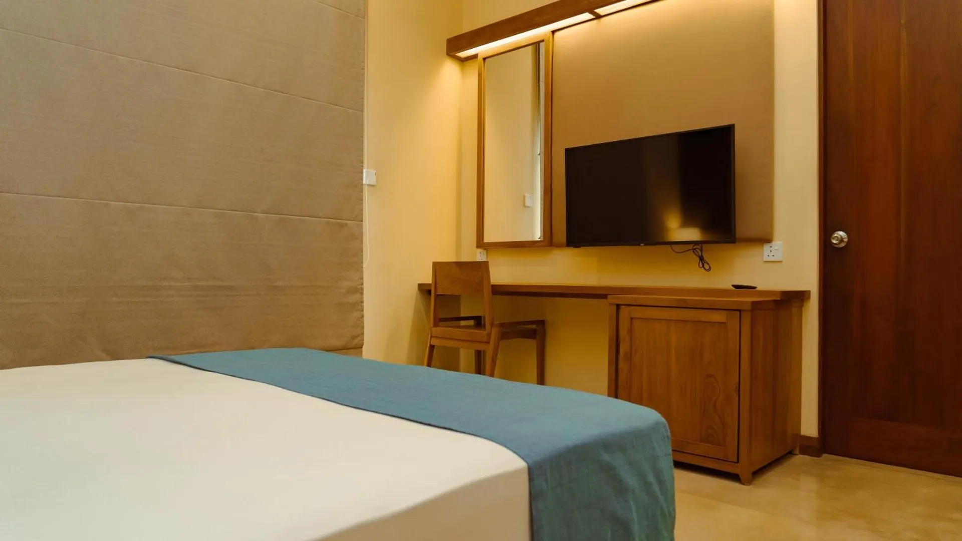 Hotel The Bloom Saffron Negombo