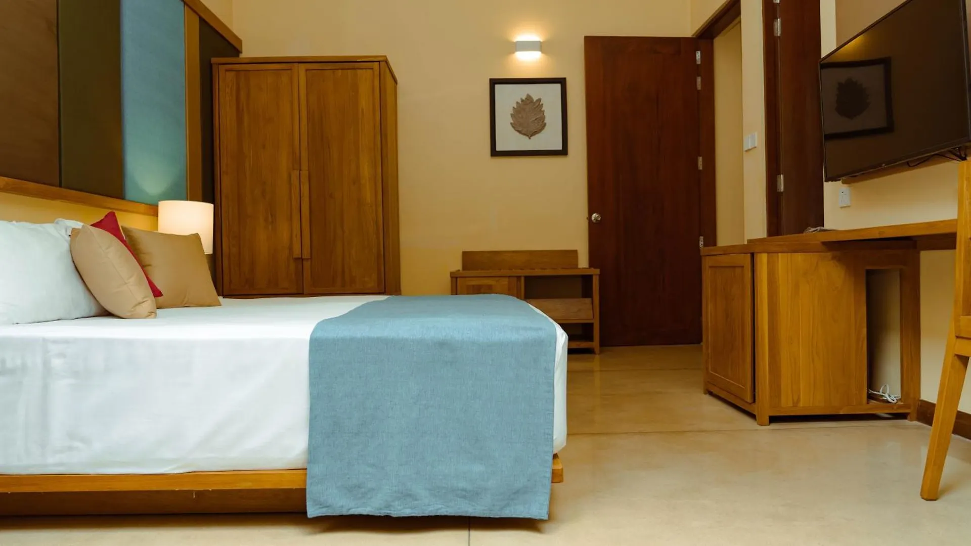Hotel The Bloom Saffron Negombo