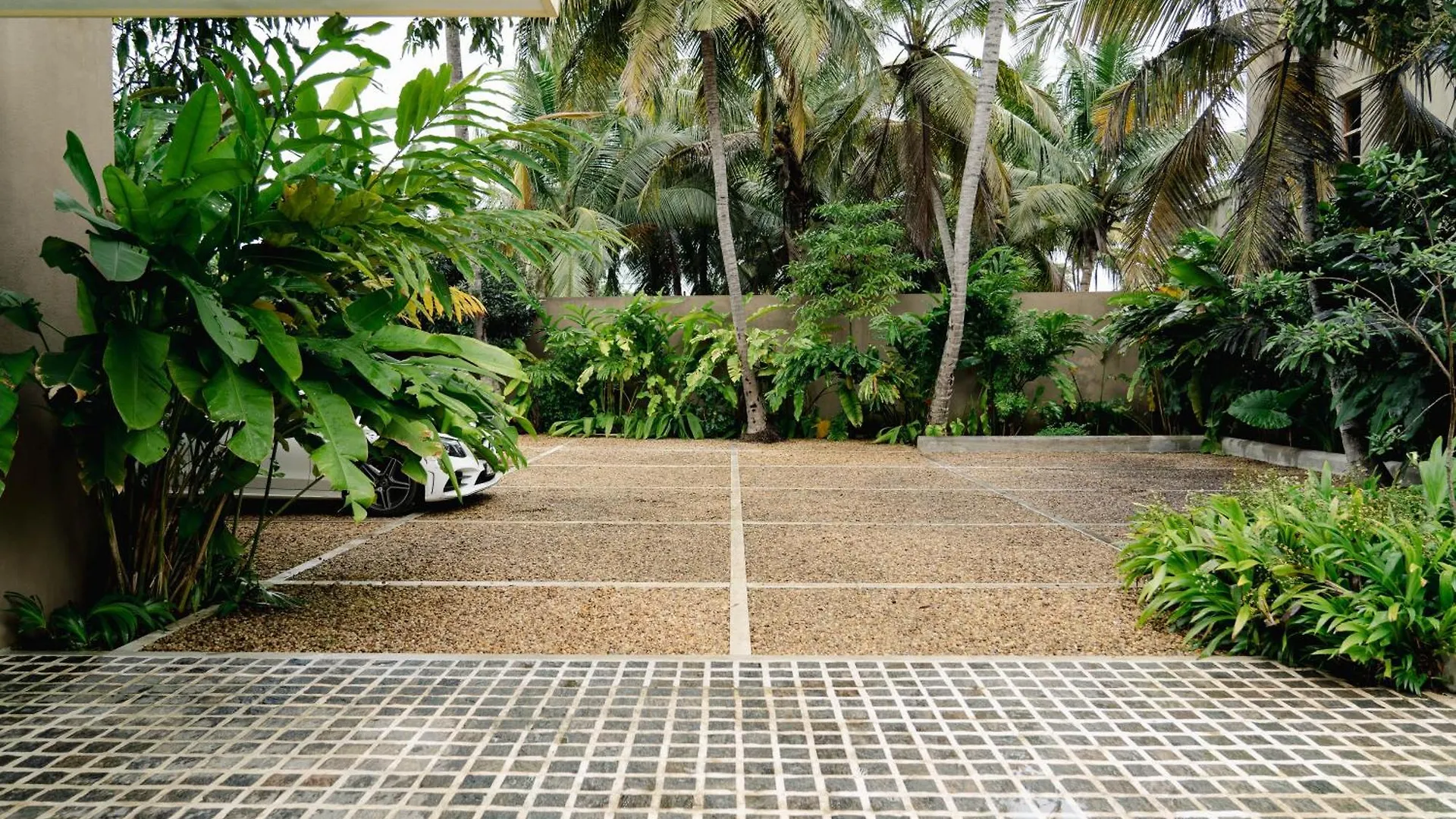 Hotel The Bloom Saffron Negombo
