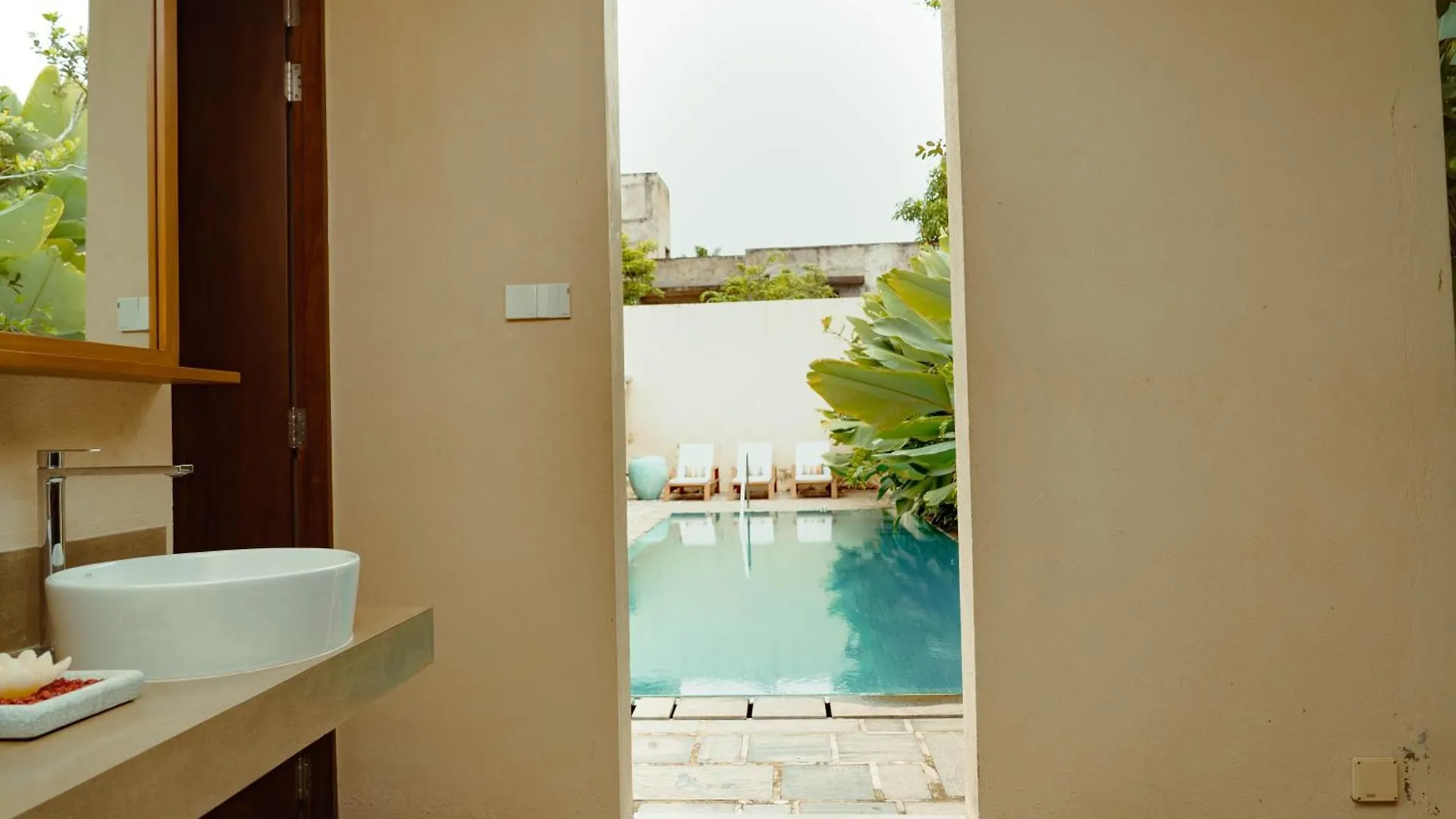 Hotel The Bloom Saffron Negombo